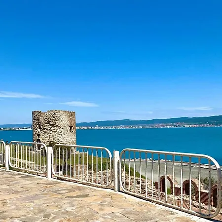 Boutique House Belevi ネセバル